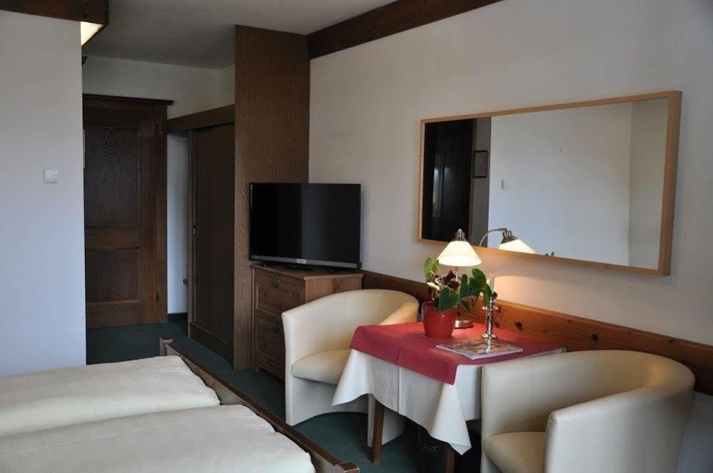 Hotel Moawirt Hundsdorfl エクステリア 写真